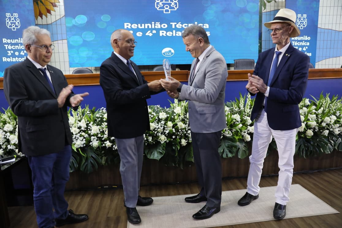 Prefeito de Palmas recebe Troféu Selo Diamante em Transparência Pública e Capital se destaca entre as melhores do País