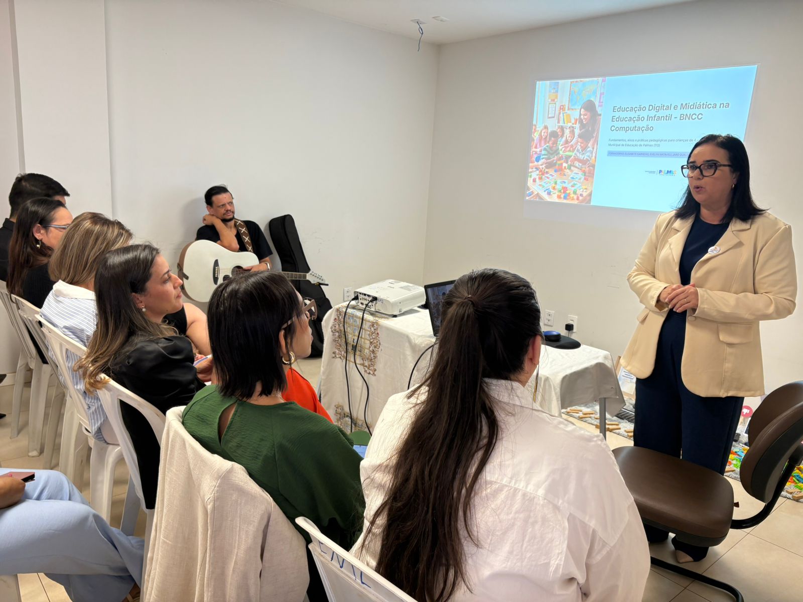 Educação capacita supervisores da rede municipal em práticas de educação digital e midiática na educação infantil