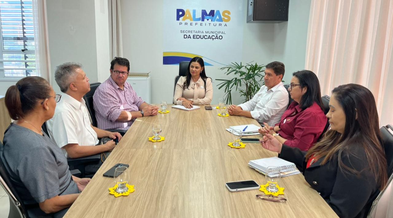 Semed Palmas recebe comitê paralímpico para discutir parceria voltada à inclusão nas aulas de educação física