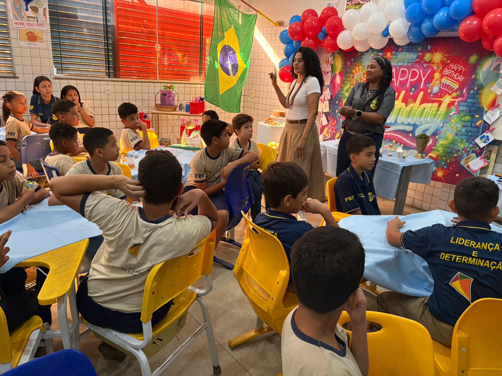 Projeto Birthday Party transforma sala de aula em espaço de vivência da língua inglesa na ETI Anísio Teixeira