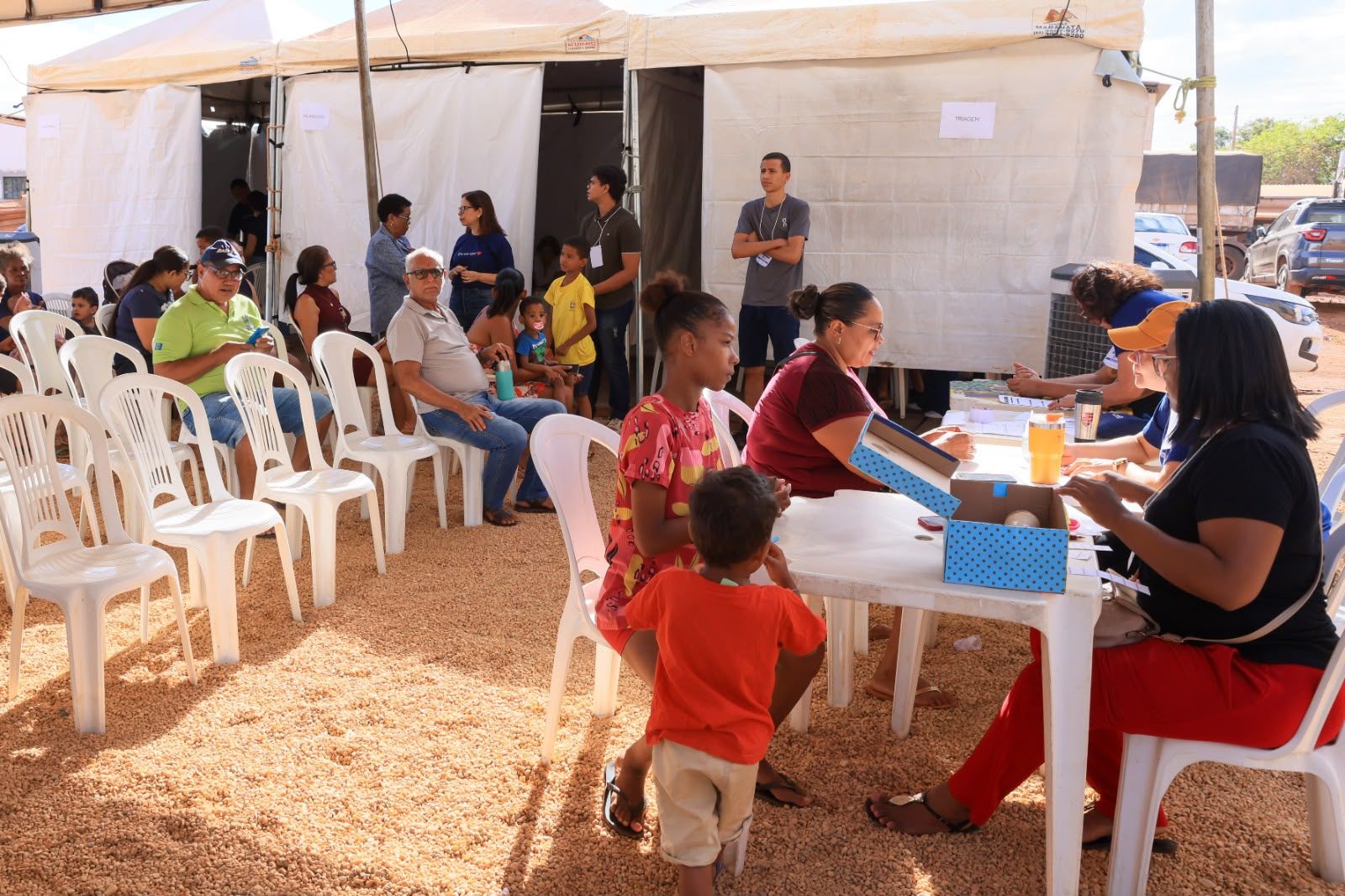 Ação Prefeitura nos Bairros reúne serviços gratuitos e amplia atendimento à população na região norte de Palmas