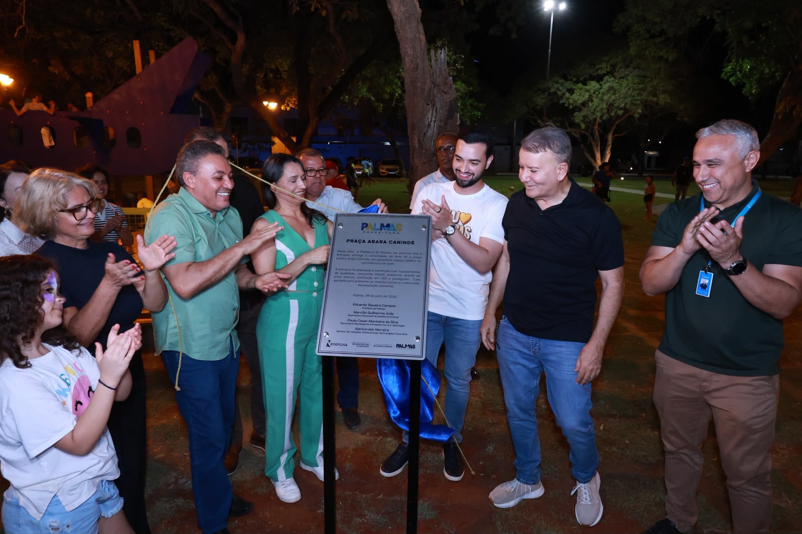 Prefeito Eduardo Siqueira Campos entrega revitalização completa da Praça Arara Canindé, na Arso 42