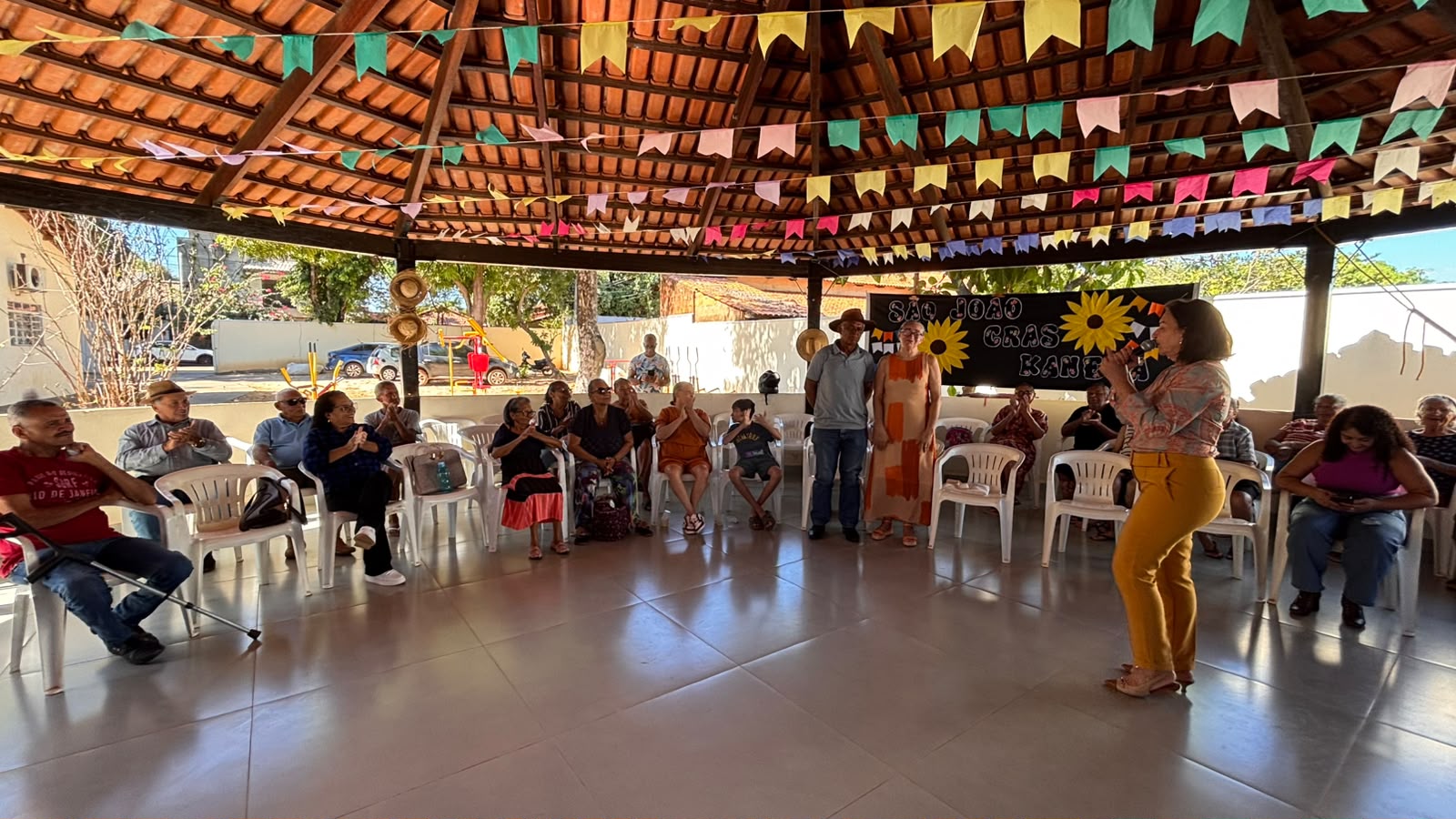 Cras Kanela realiza Festa Julina para idosos do Serviço de Convivência