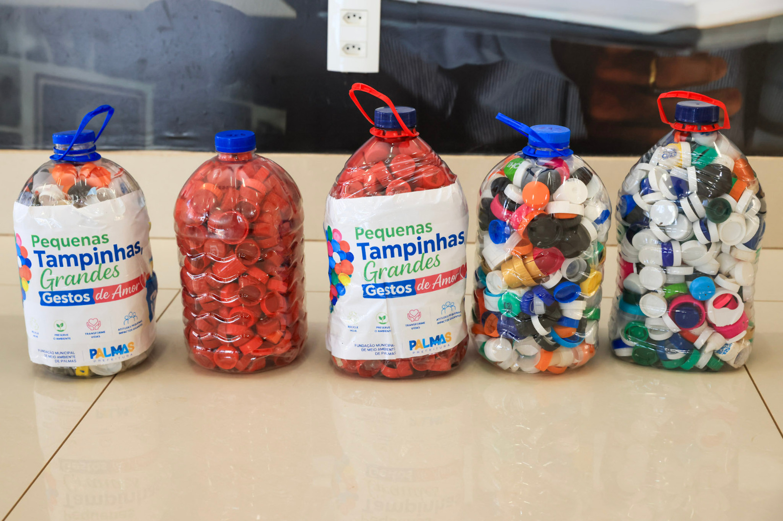 Fundação Municipal de Meio Ambiente de Palmas doa tampinhas plásticas ao Hospital de Amor