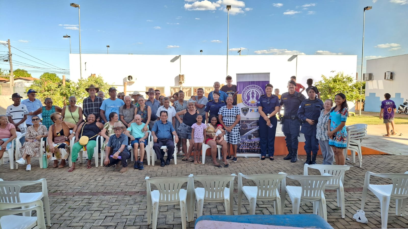 Cras Javaé promove oficina e roda de conversa com a Patrulha Mulher Segura