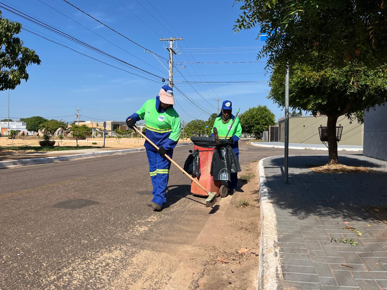 Trabalhadores da limpeza urbana aprovam redução da jornada durante período de calor intenso