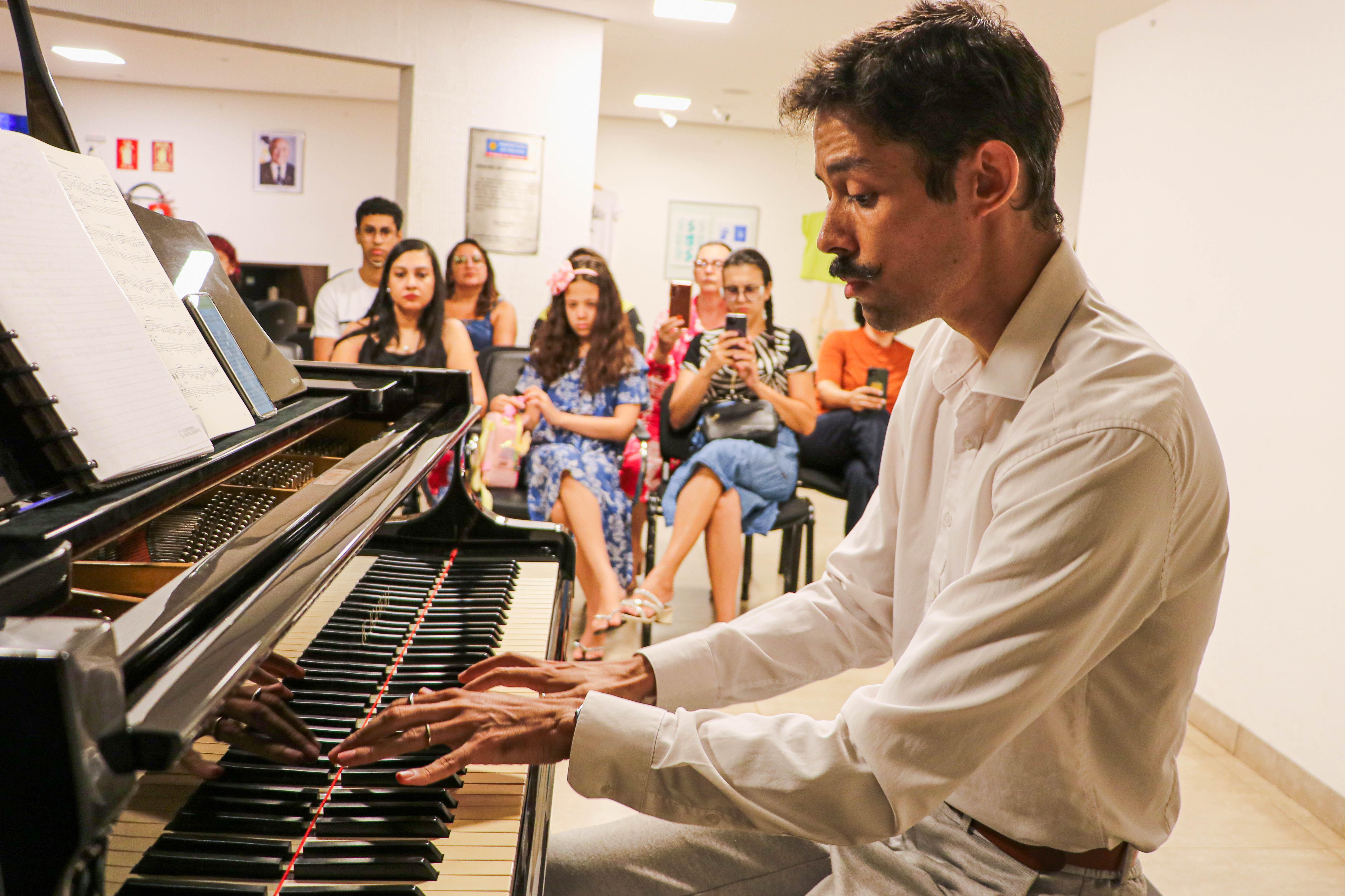 Atividade no Espaço Cultural promove educação musical em obras clássicas e populares