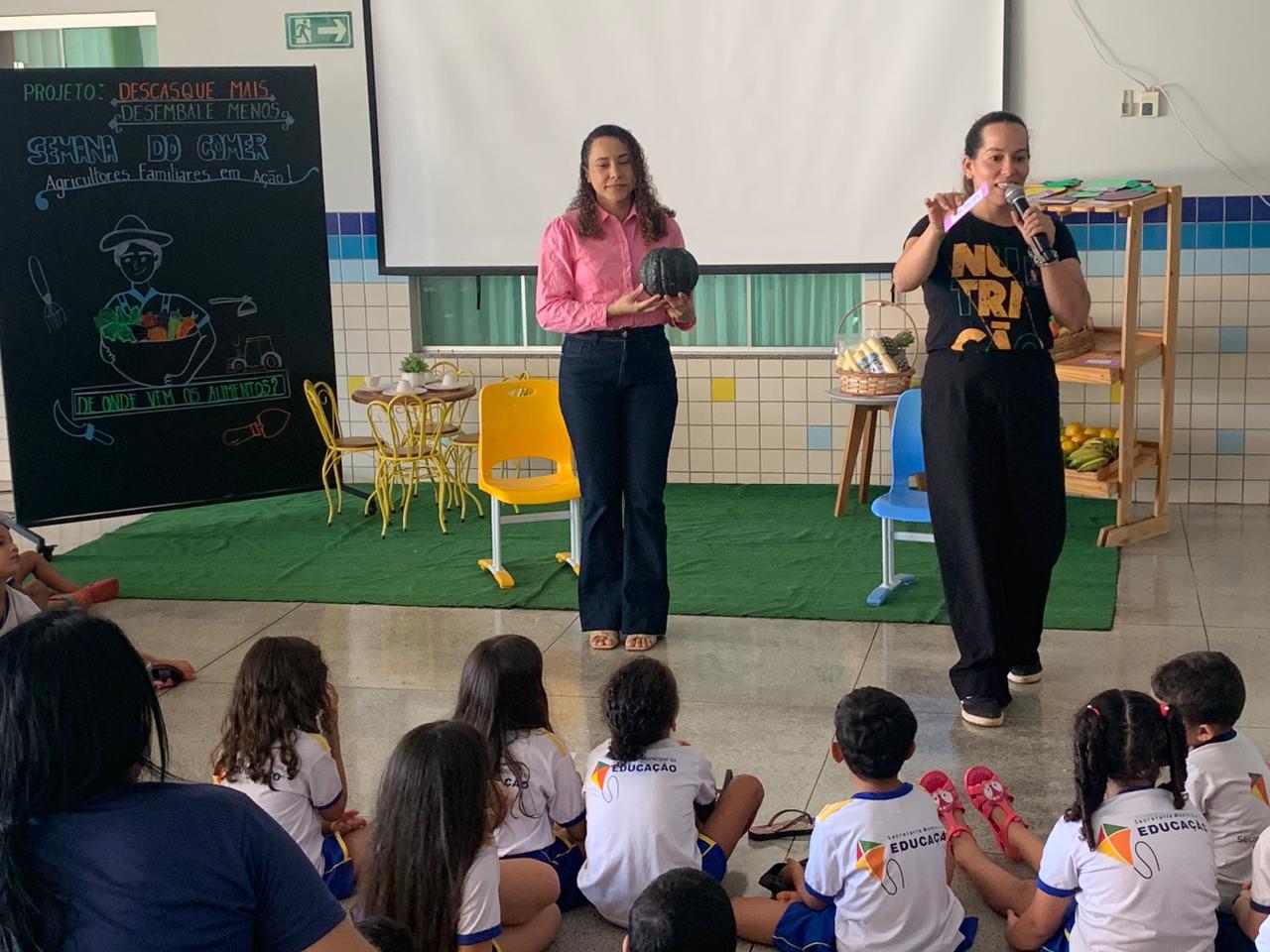 Cmei Ana Luísa Valdevino promove palestra sobre alimentação saudável e agricultura familiar