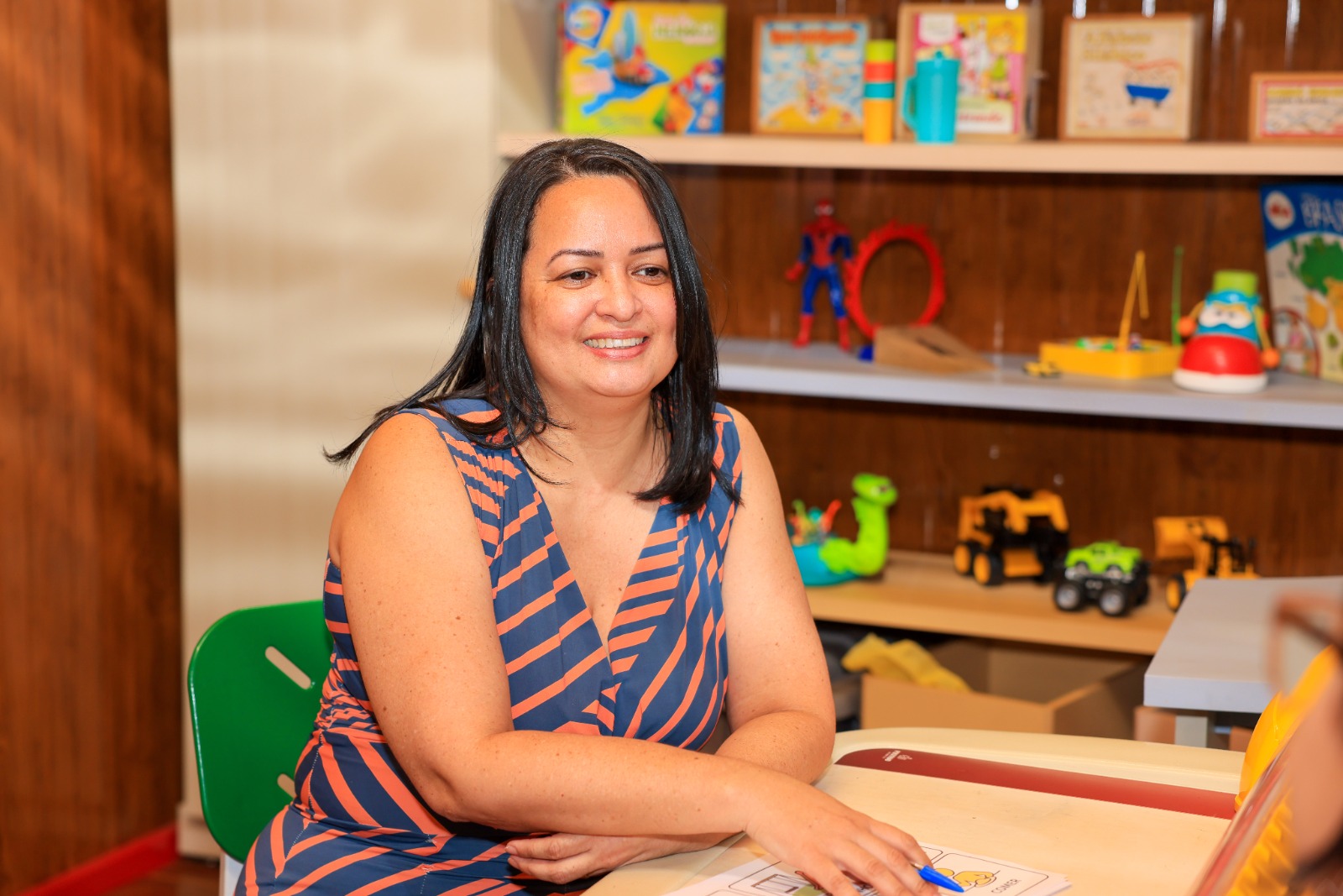 Educadora Leidiane Alcântara destaca que os perfis e as demandas diferentes dos alunos a levam a estudar mais e a planejar estratégias personalizadas
