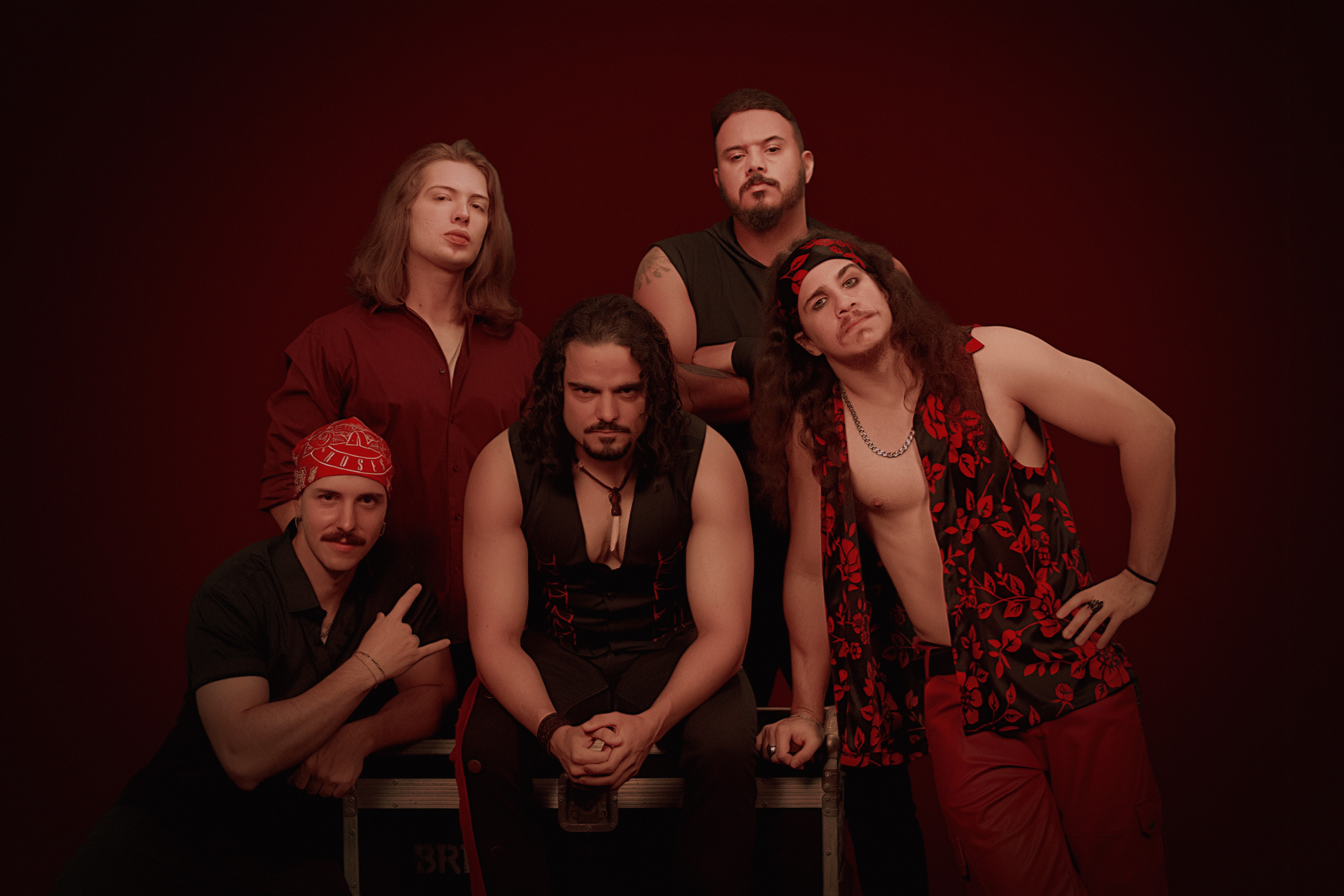 Fundada em 2014 e cada vez mais consolidada nacional e internacionalmente, a Vocifer tem como proposta artística aliar o poder do som do heavy metal com letras que valorizam a cultura amazônica e a preservação ambiental