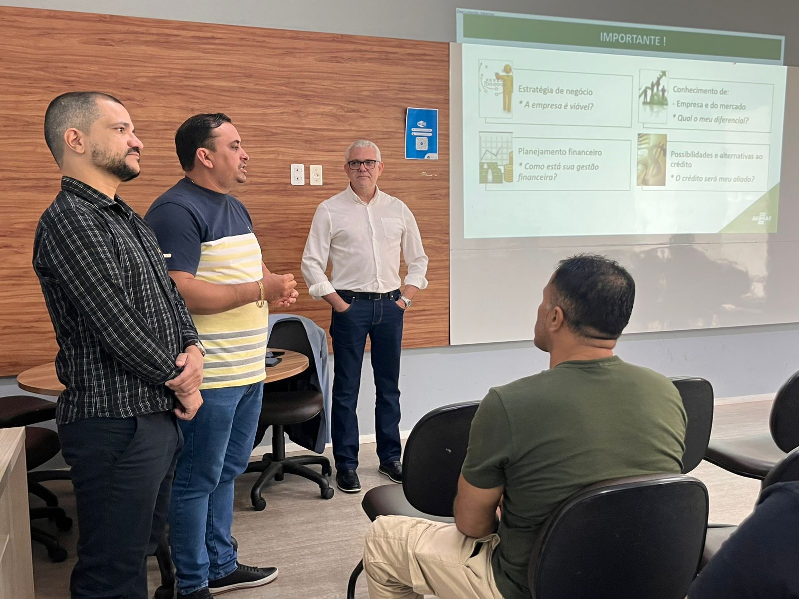 O secretário executivo, Fredim do Povo e o superintendente do Banco do Povo, Edivan Damaso realizaram abertura da consultoria. - Foto: Tainara Saraiva