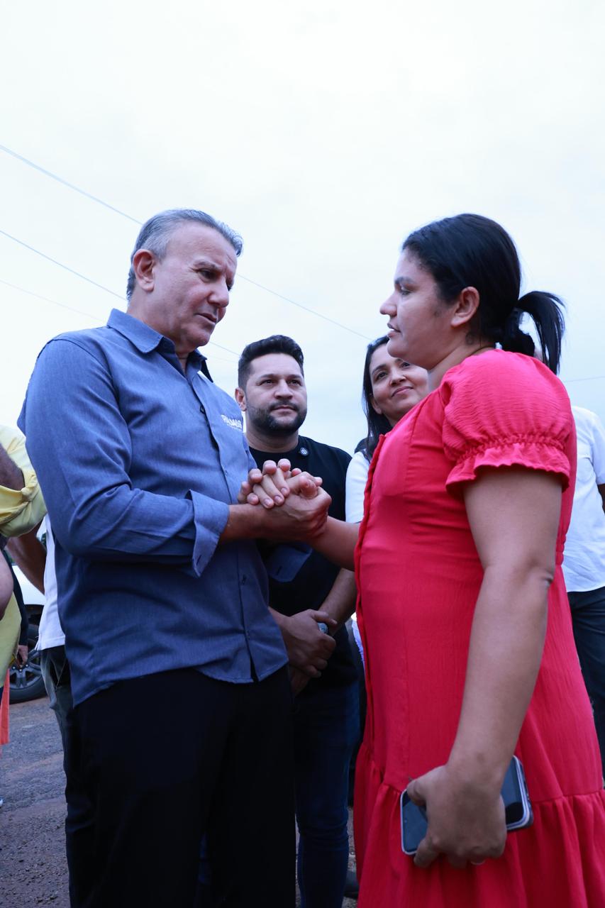 Jaiane Gomes agradeceu ao prefeito e à primeira-dama pelos atendimentos realizados desde a última sexta-feira, 09. Foto - Flavio Cavalera