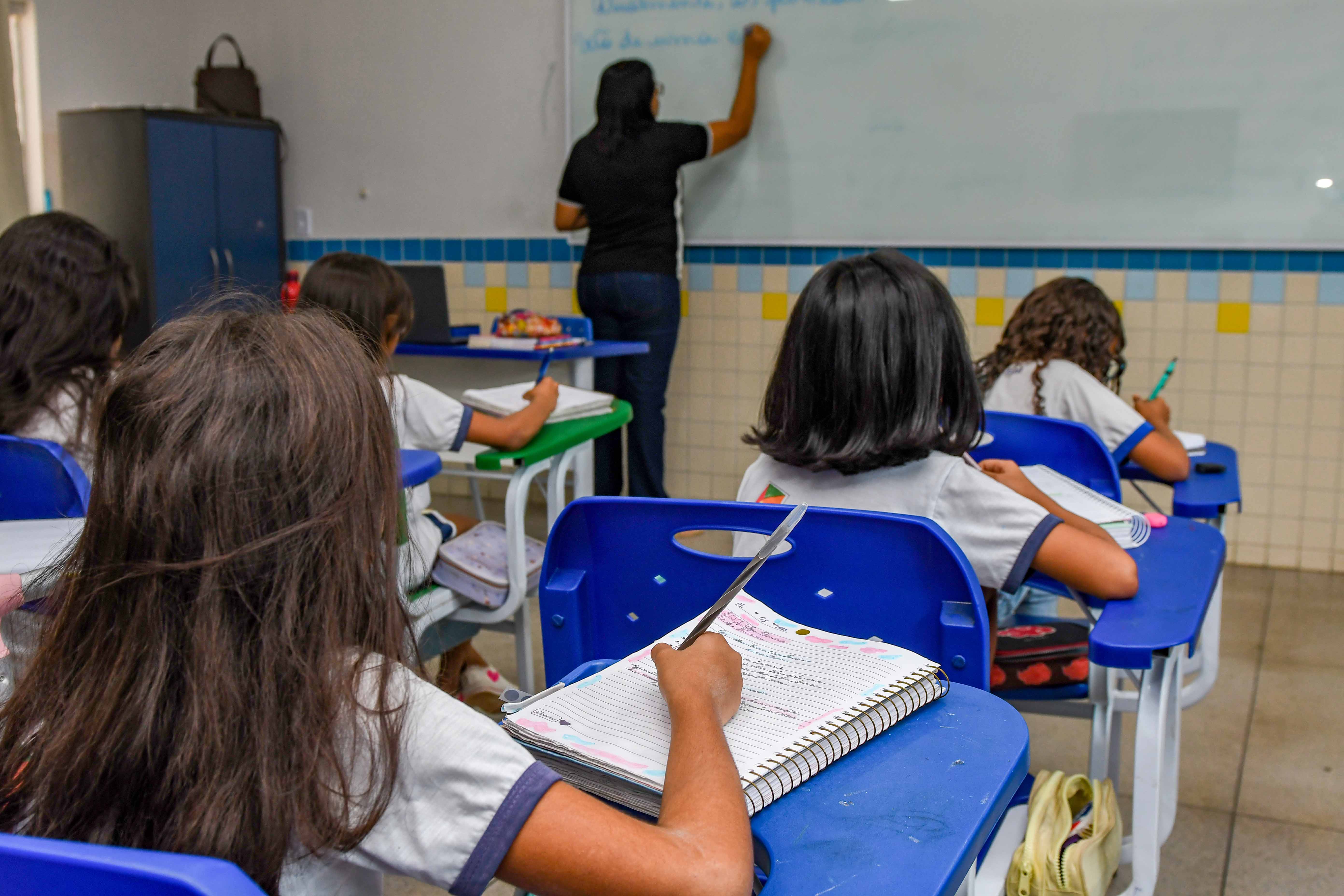 As escolas interessadas em participar da competição devem efetivar as inscrições dos alunos exclusivamente por meio do site da OBMEP. Foto: Luciana Pires.