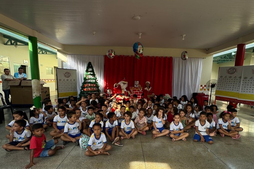 Ação no Cmei Fontes do Saber integra a campanha nacional Papai Noel dos Correios