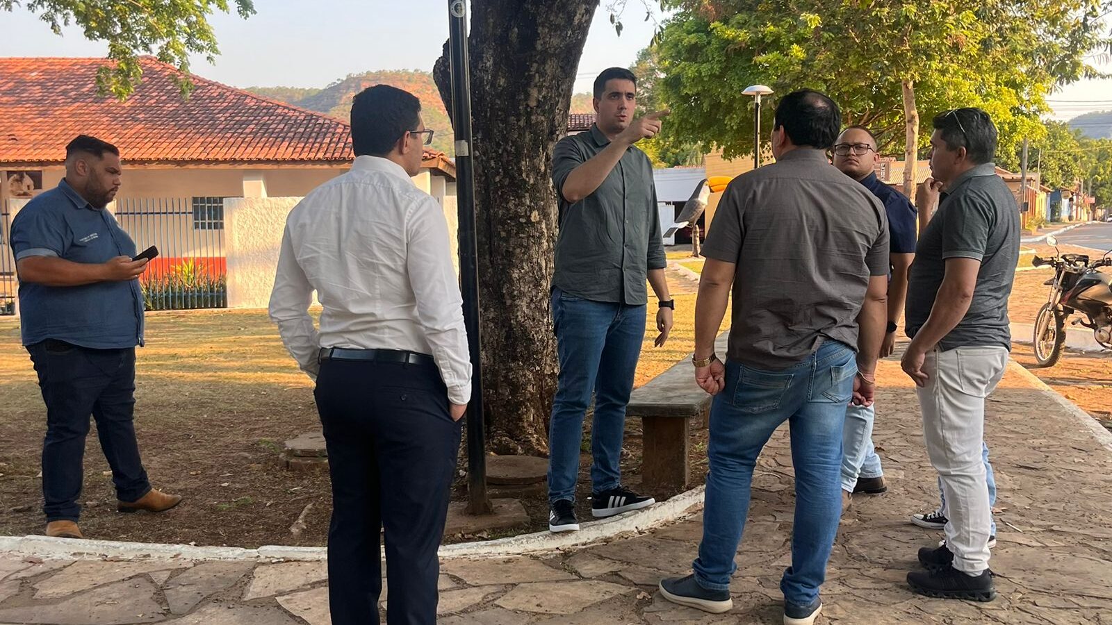 Gestores visitaram espaço que ocorre a Feira Encantos da Serra, no distrito de Taquaruçu