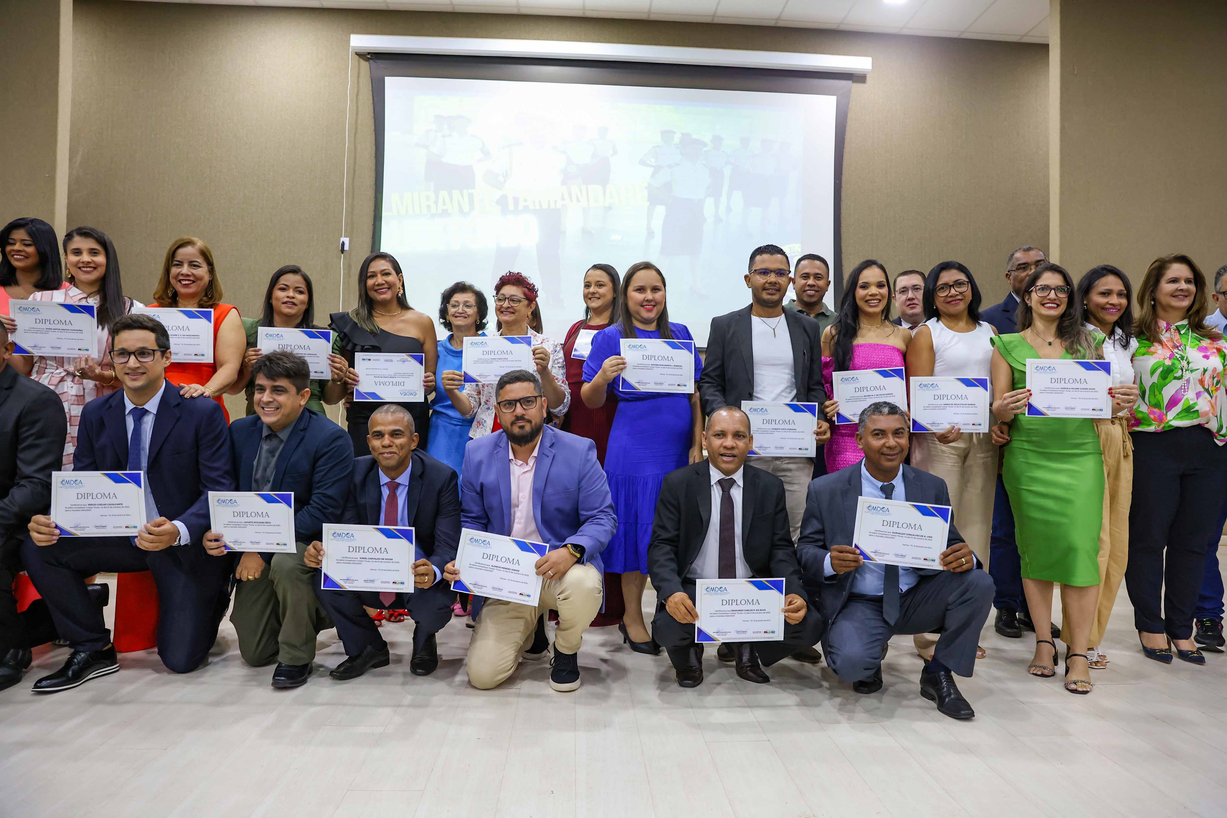 Conselheiros tutelares eleitos para o biênio 2024/2027 são empossados