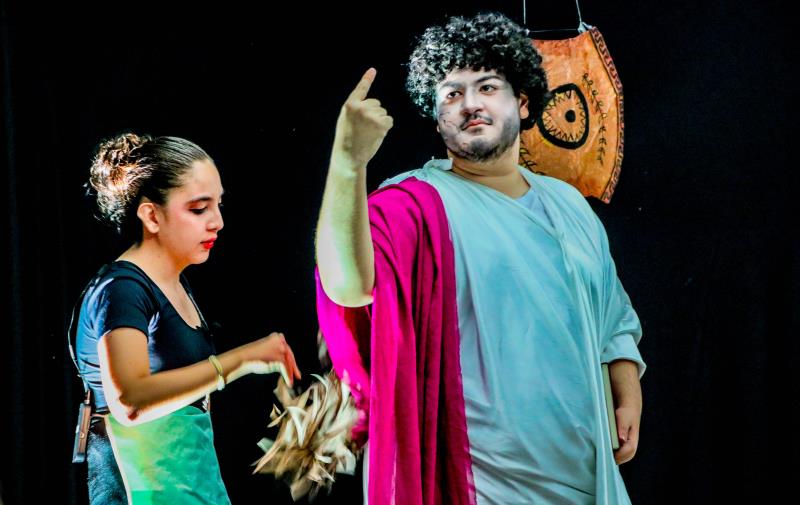 Alunos de teatro e canto se apresentam no segundo dia de Mostra Artística no Espaço Cultural