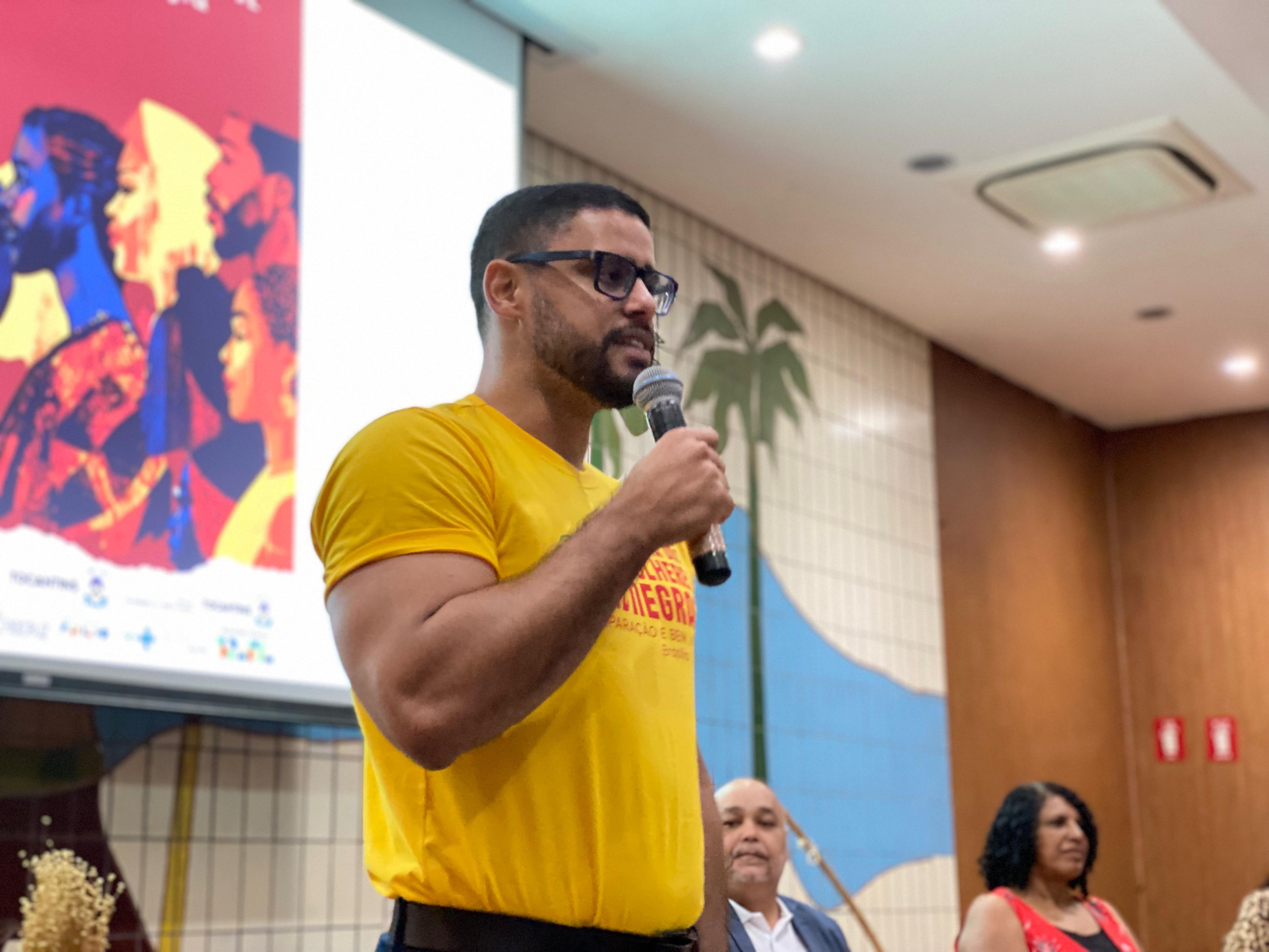 Secretário José Eduardo de Azevedo teve um momento de fala durante a abertura do Seminário Estadual "Saúde sem Racismo"