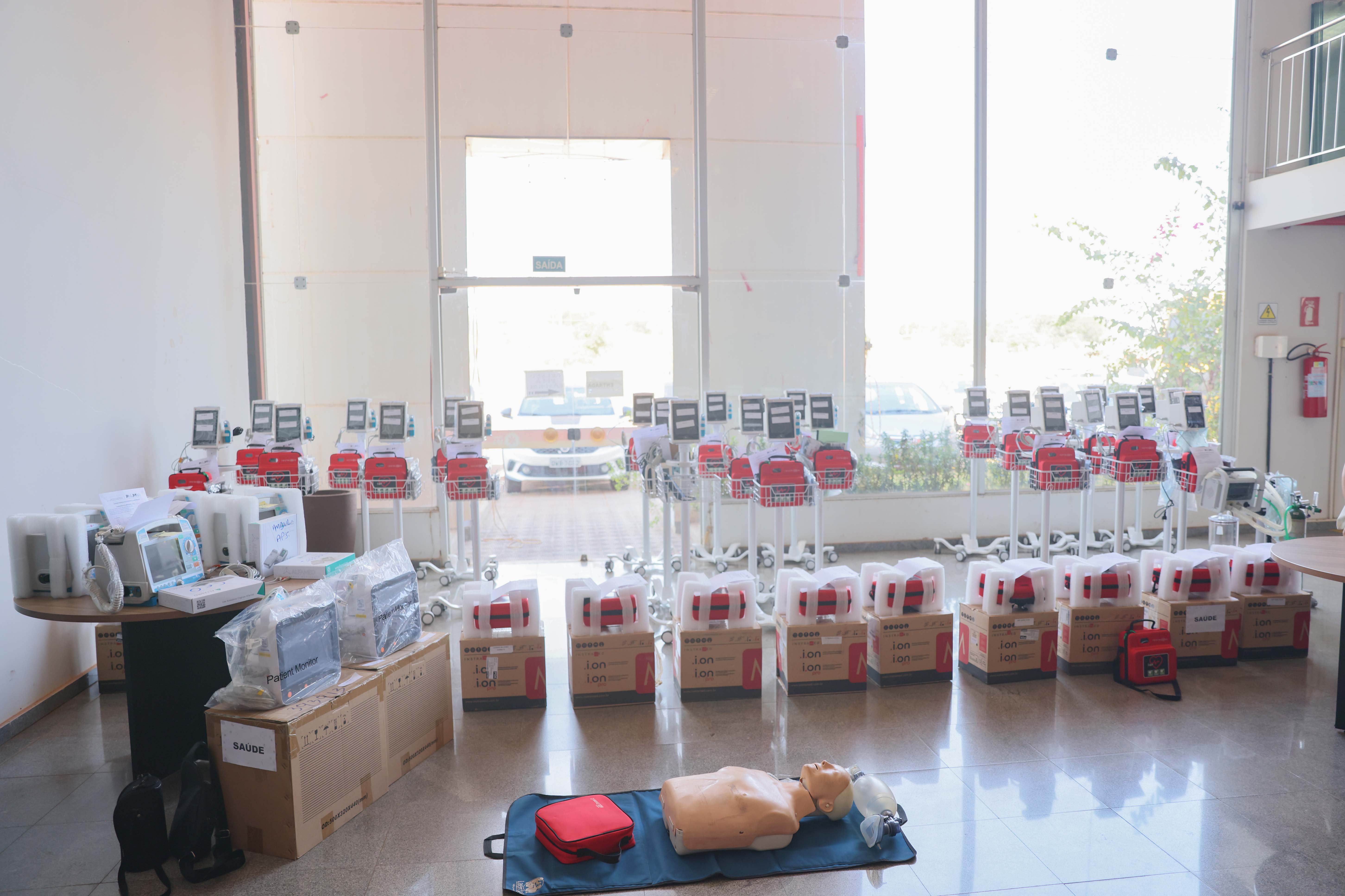 Foram adquiridos desfibriladores, cardioversores, eletrocardiógrafos e monitores que serão usados em unidades da Atenção Básica e Atenção Secundária de Palmas