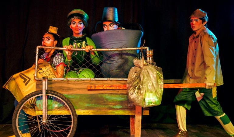 Turnê do espetáculo O Rei do Lixo  tem encerramento com entrada franca no Theatro Fernanda Montenegro