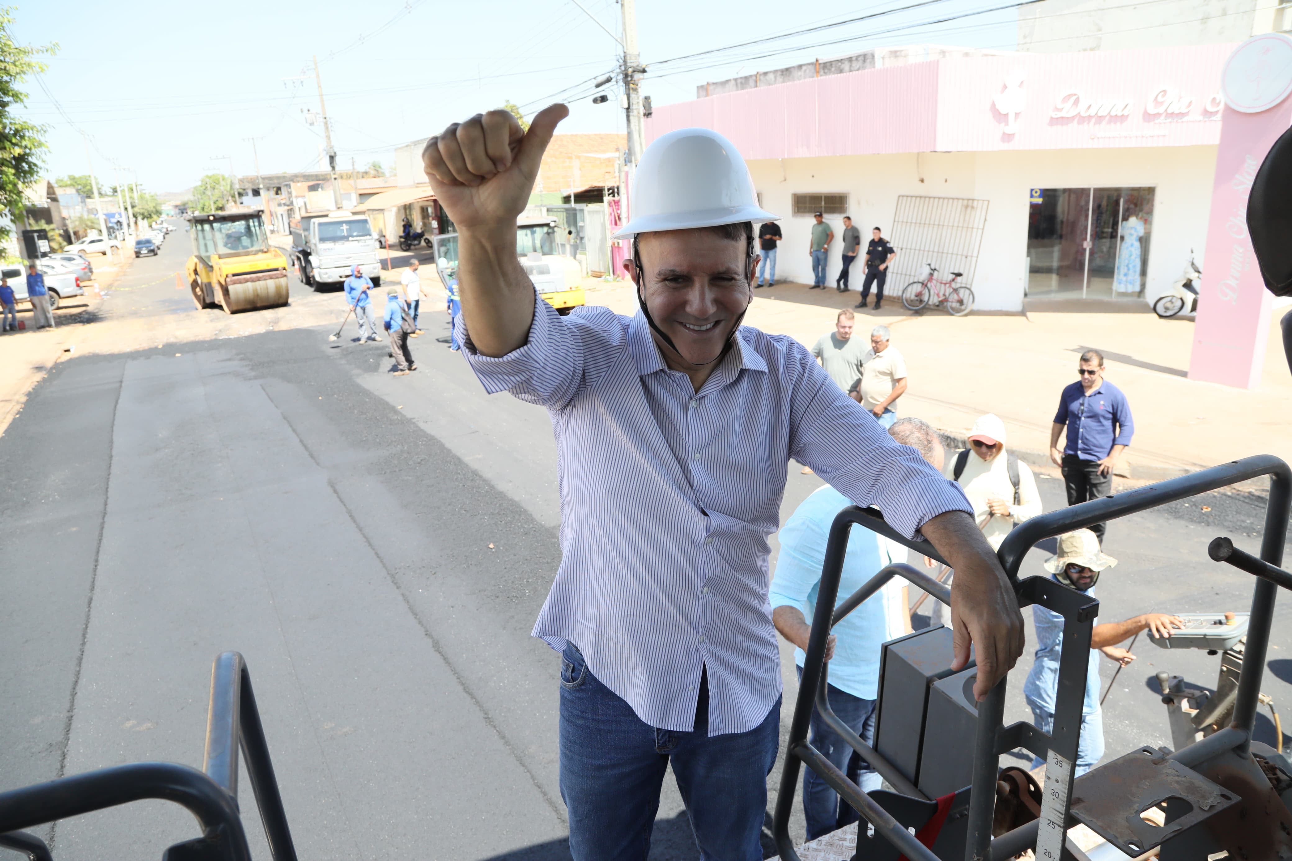 Prefeito Eduardo Siqueira acompanhou de perto todas as etapas da obra, desde o início até a sua finalização