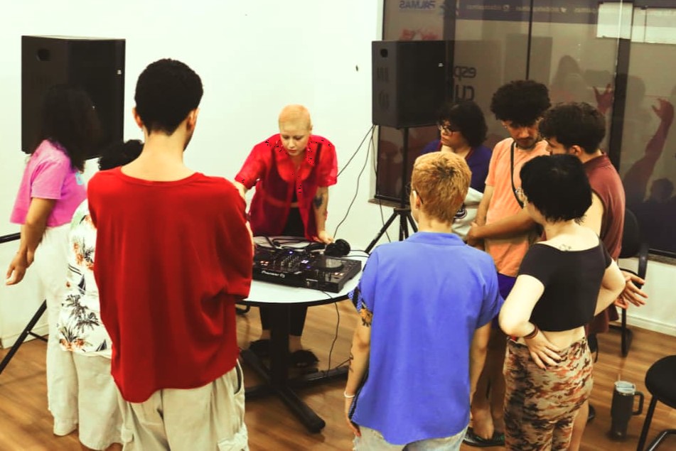 Projeto é voltado à capacitação na música eletrônica do público palmense LGBTQIAPN, PCD, em situação de vulnerabilidade social, além de outras minorias
