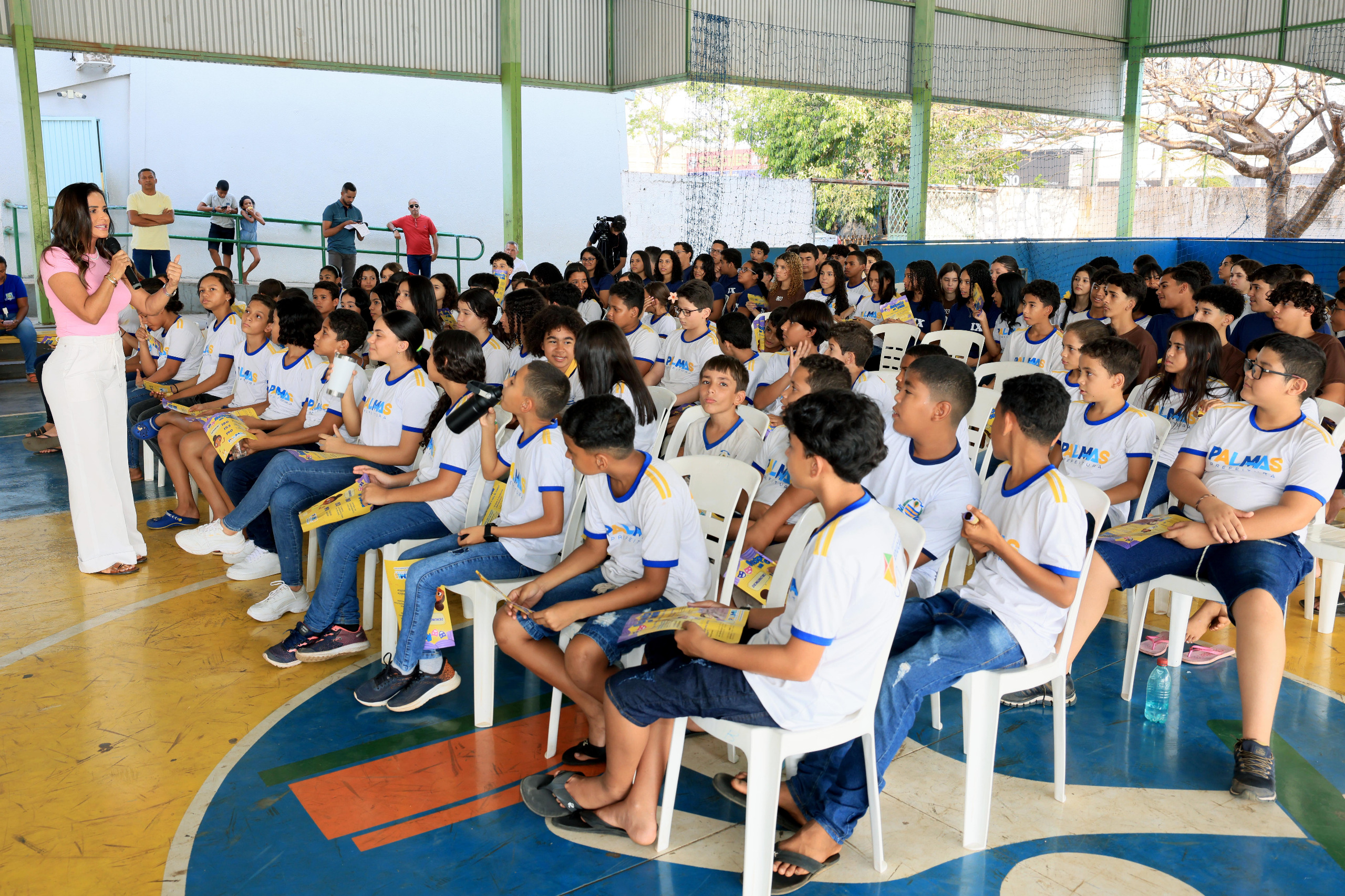 Alunos da Escola  Thiago Barbosa durante apresentação do Projeto Respeito em Cena