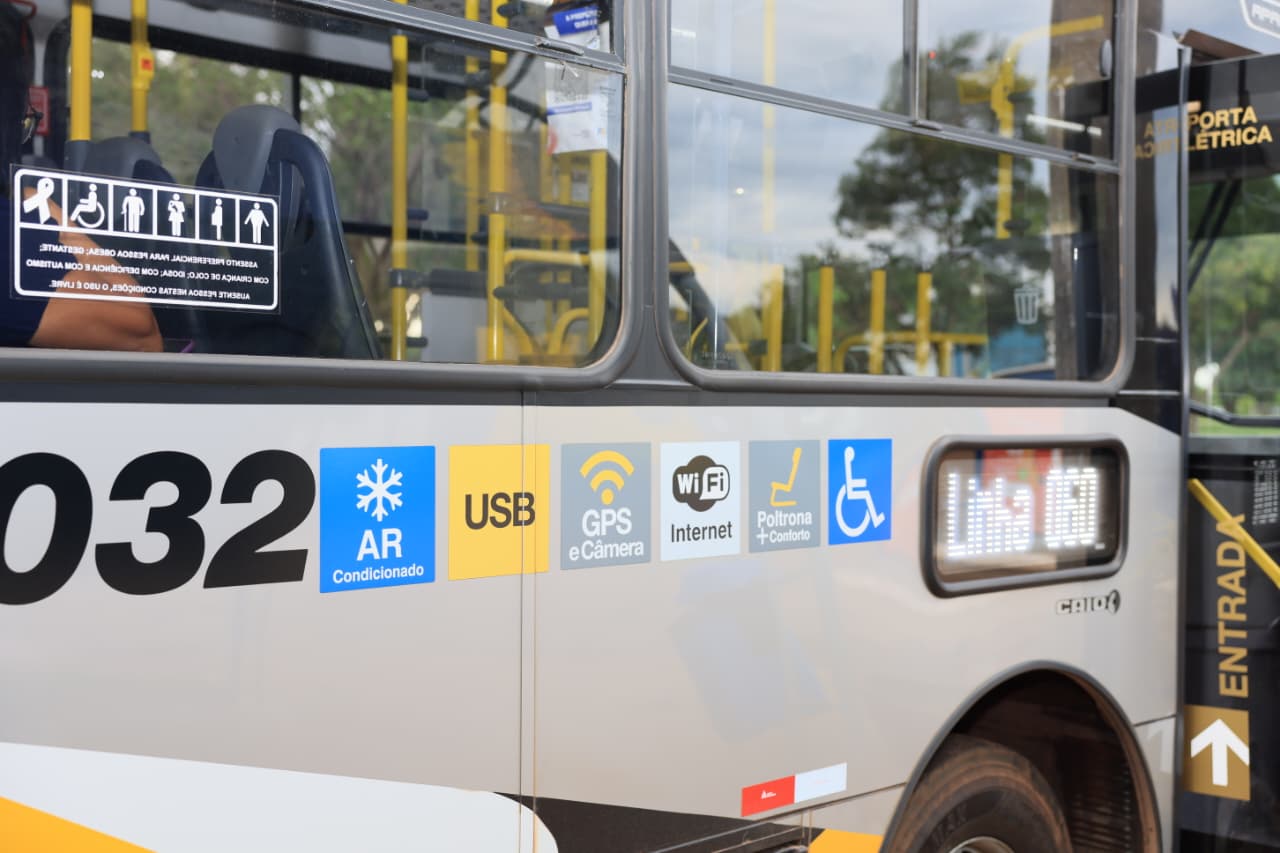 Há gratuidades no transporte coletivo para idosos acima de 65 anos, pessoas com deficiência, pacientes em tratamento no Caps e no Henfil com renda familiar de até dois salários-mínimos
