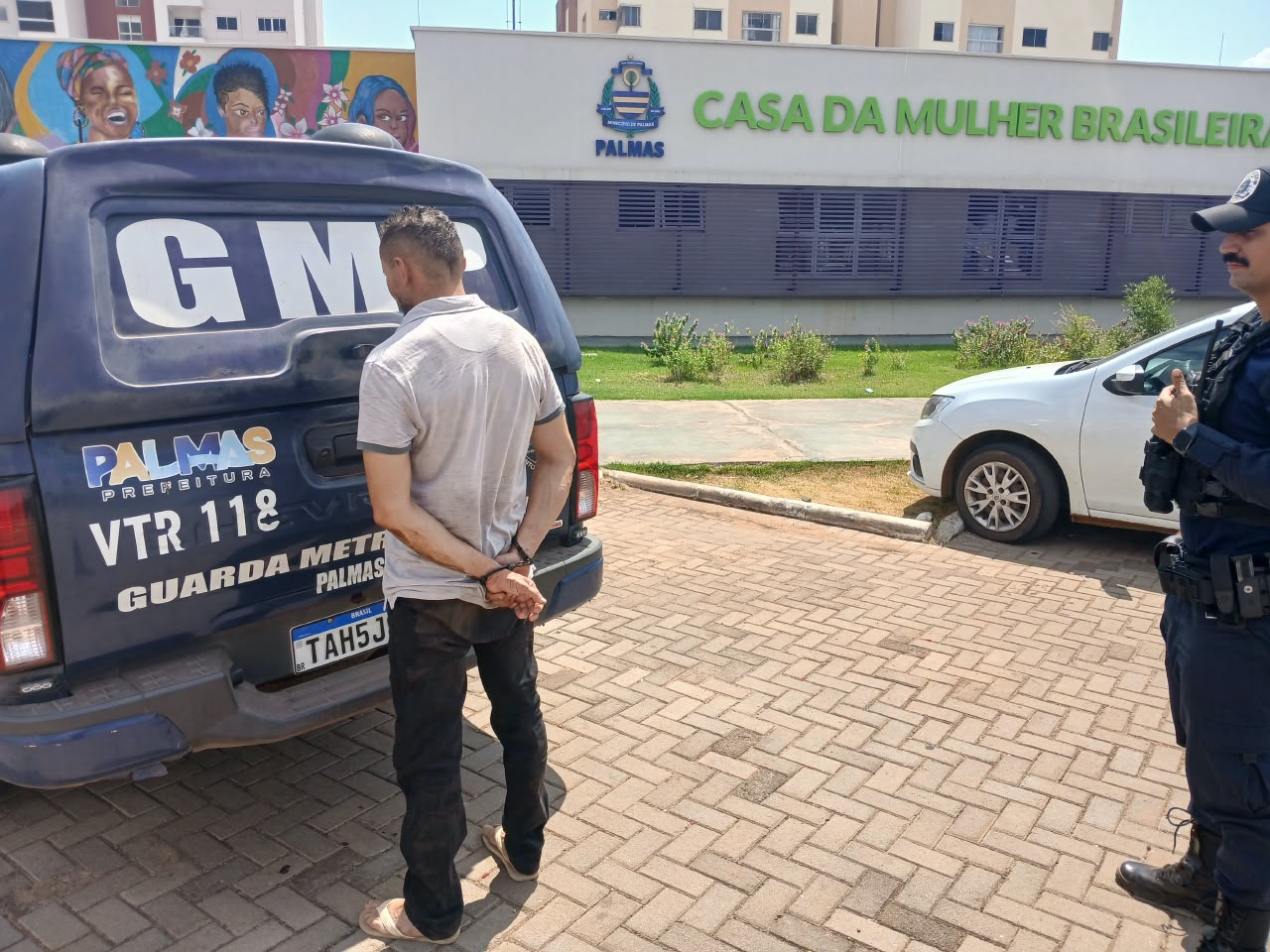 Guarda Metropolitana de Palmas atende ocorrência de violência contra mulher e conduz suspeito à Casa da Mulher Brasileira