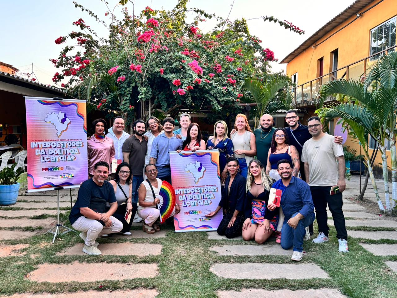 Comissão Nacional em visita à Casa de Acolhimento FloreSer, acompanhada da diretora Raissa Mendonça e da vice-diretora Lohana Pausini