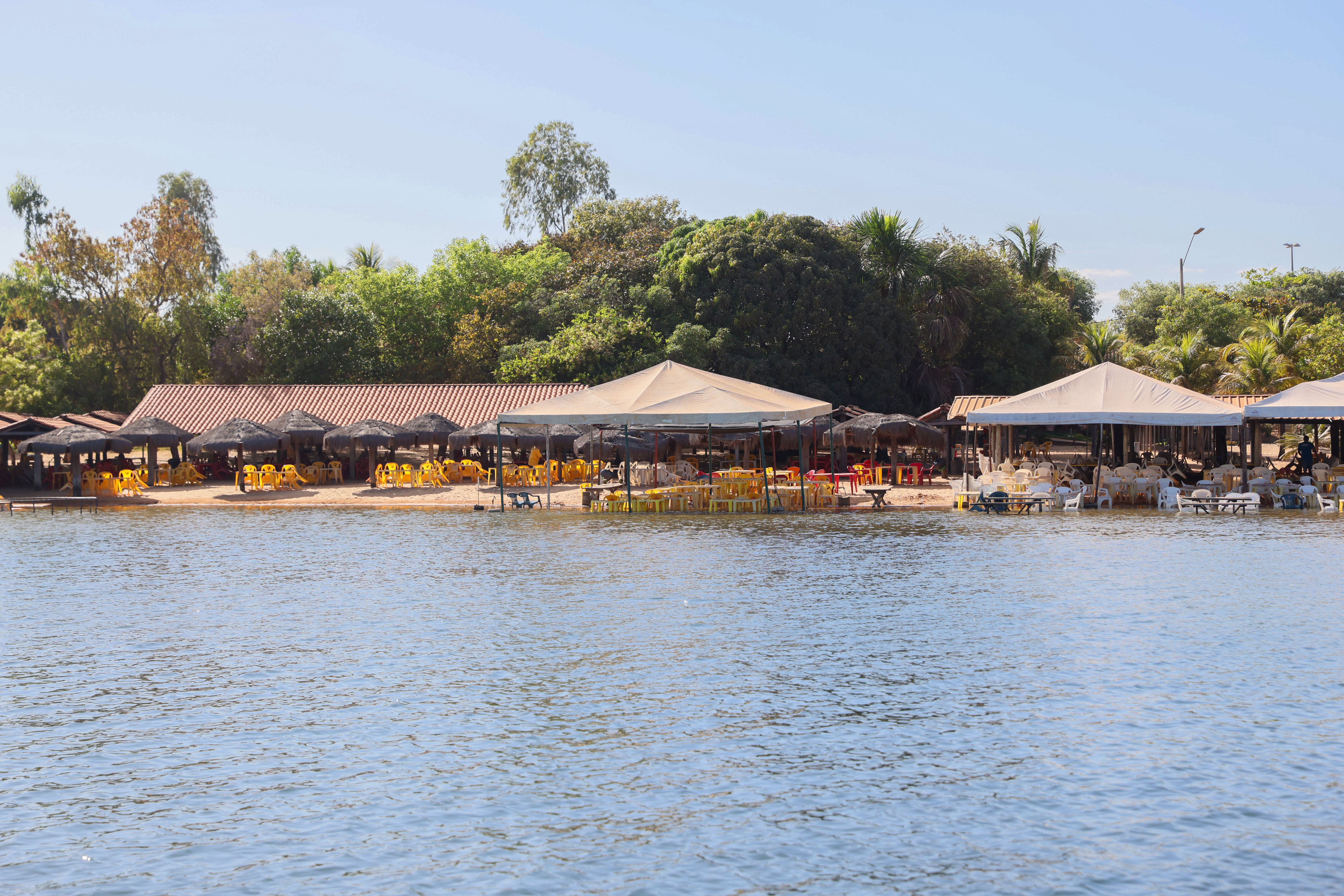 Praia do Prata recebe capacitação para fortalecer atendimento e serviços na temporada 2026